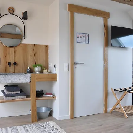 فندق مبيت وإفطار Bed En Bezem *
